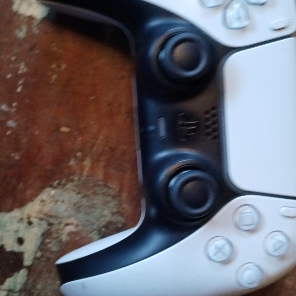 PlayStation 5 White PS5 controller (read description) - Picture 3 of 9